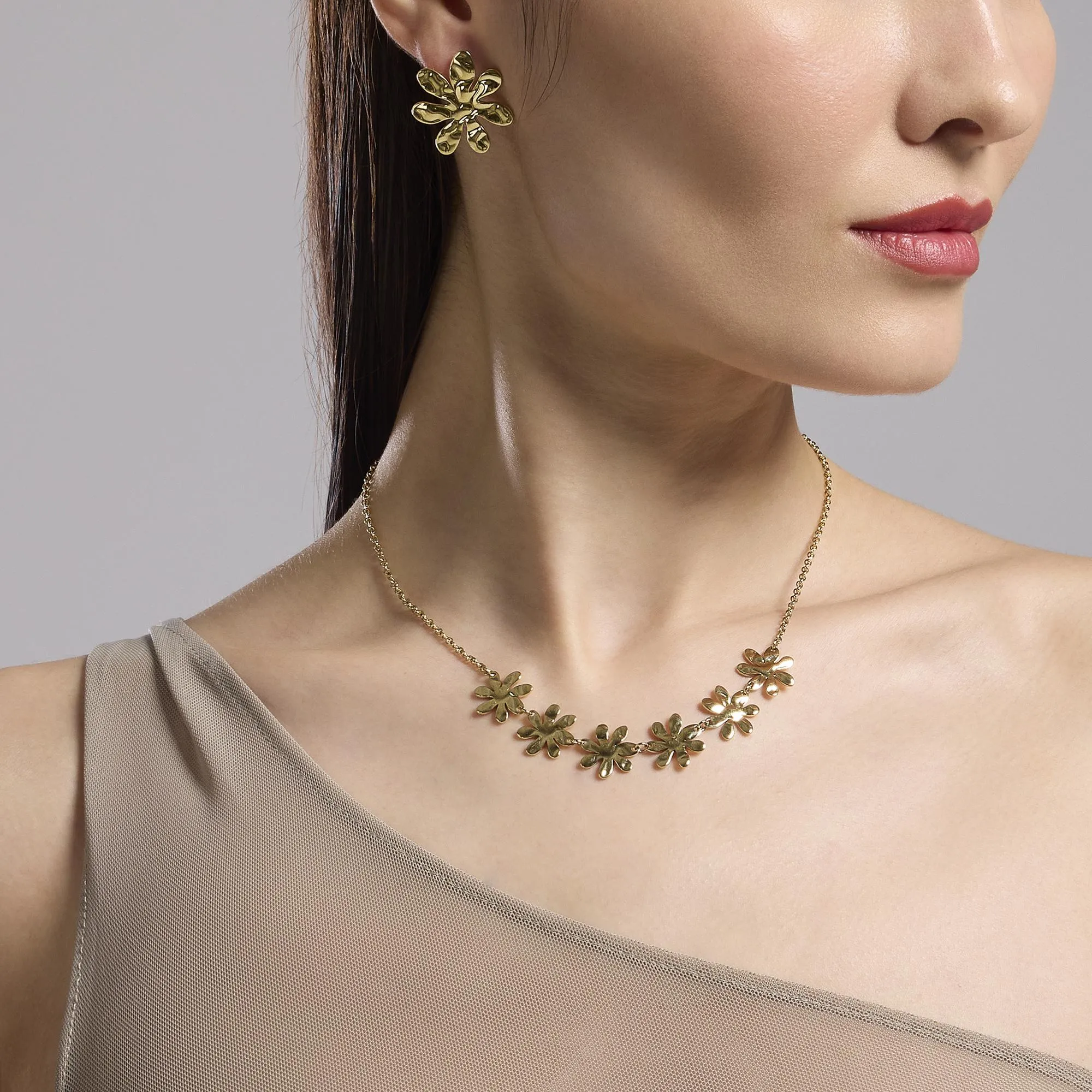 Collana Kidult Style 16 Fiori effetto martellato gold