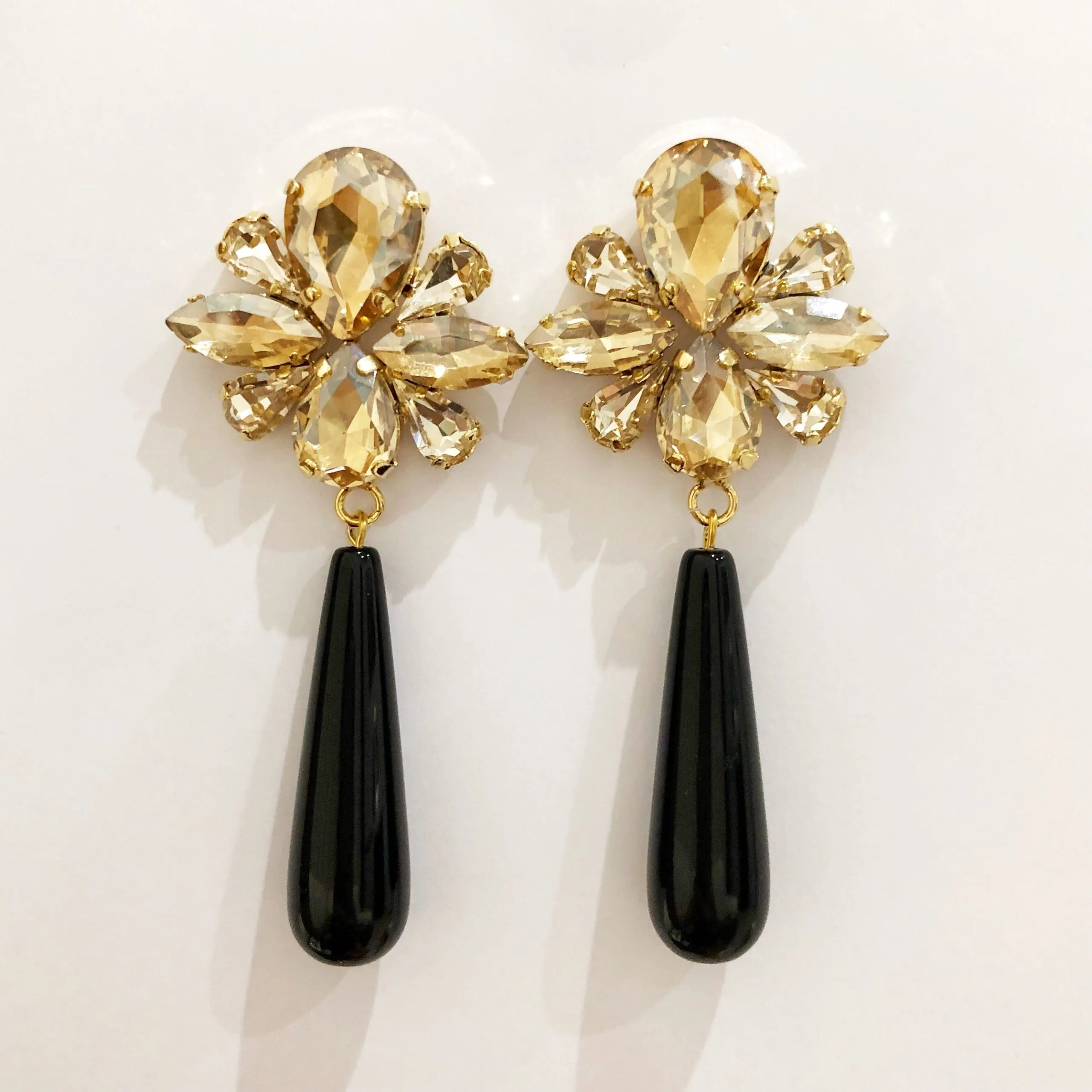 Orecchini pendenti con goccia in onice