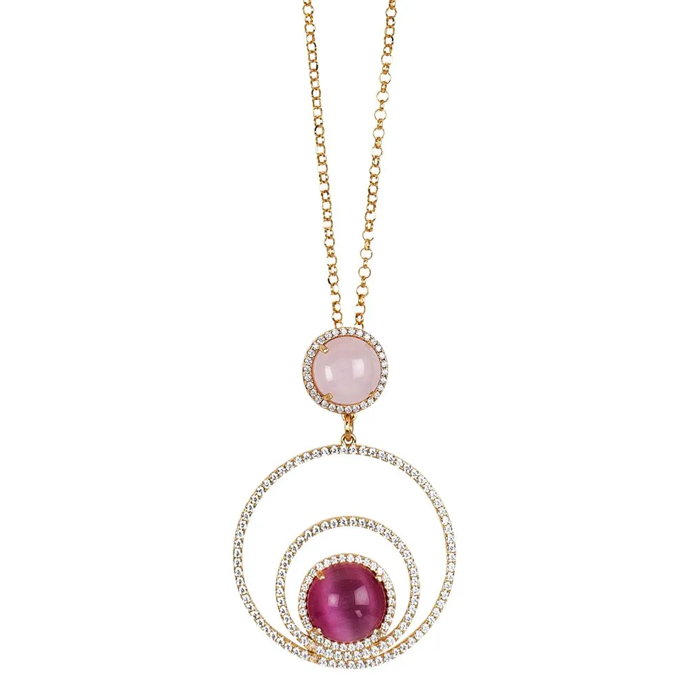 Collana lunga con cerchi concentrici di zirconi e cabochon rosa chiaro e fucsia gatteggiante
