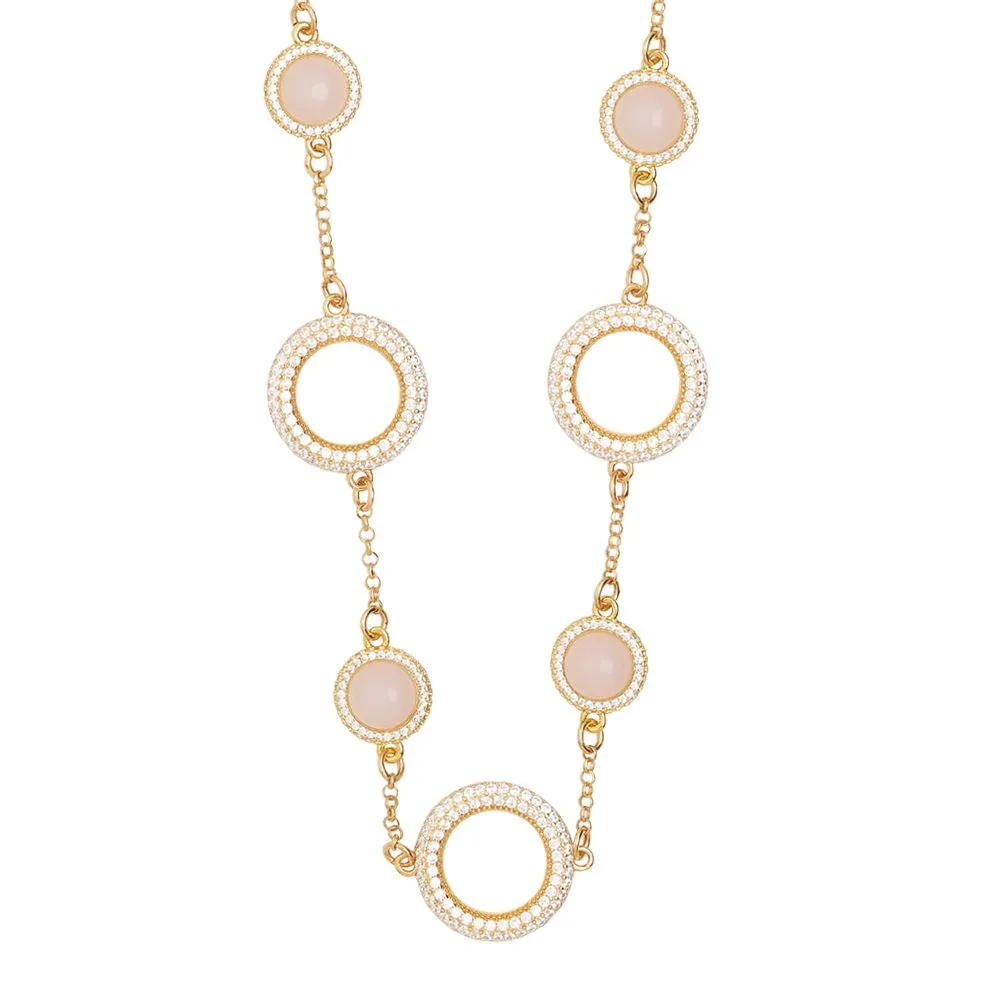 Collana con decoro di cabochon rosa chiaro e zirconi