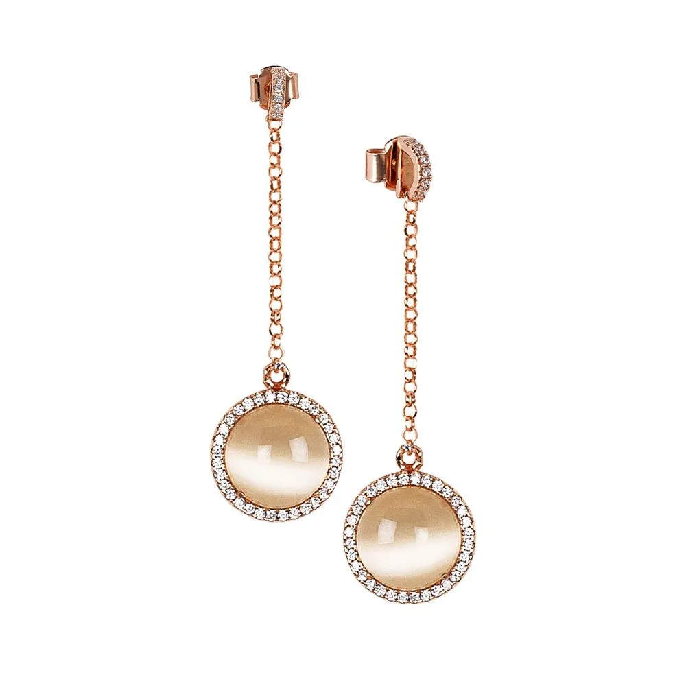 Orecchini con pendente di zirconi e cabochon beige gatteggiante