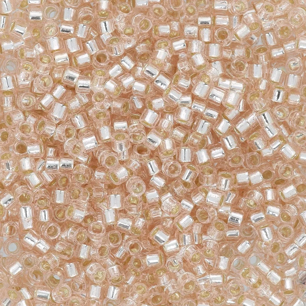 Toho Aiko 11/0 1.6 mm TA0131 - Transparent Silver Lined Rosaline x4g